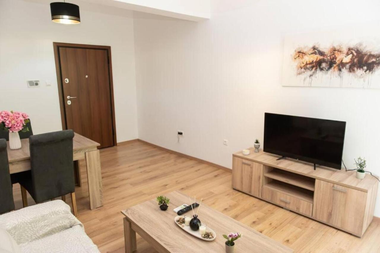 Renovated Spacious Flat 7Min To Subway Station- Athen Eksteriør bilde