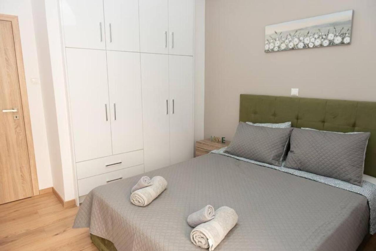 Renovated Spacious Flat 7Min To Subway Station- Athen Eksteriør bilde